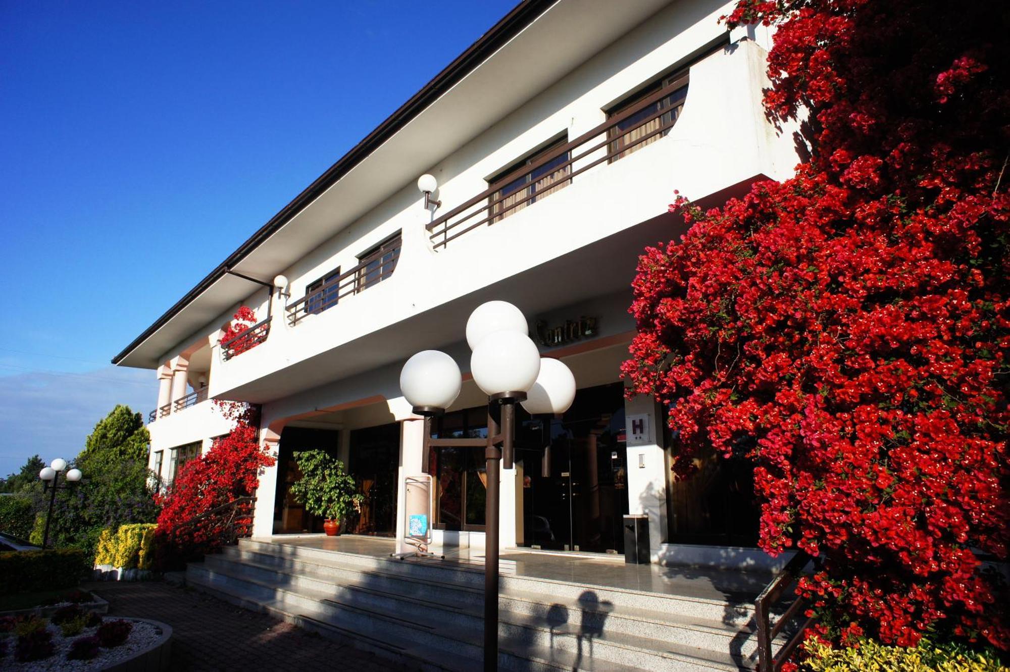 康特里兹酒店 波瓦－迪瓦尔津 外观 照片